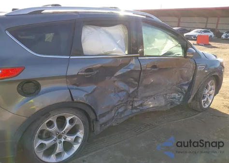 2013 Ford Escape Titanium z USA, uszkodzony, nr VIN 1FMCU0J91DUC45608